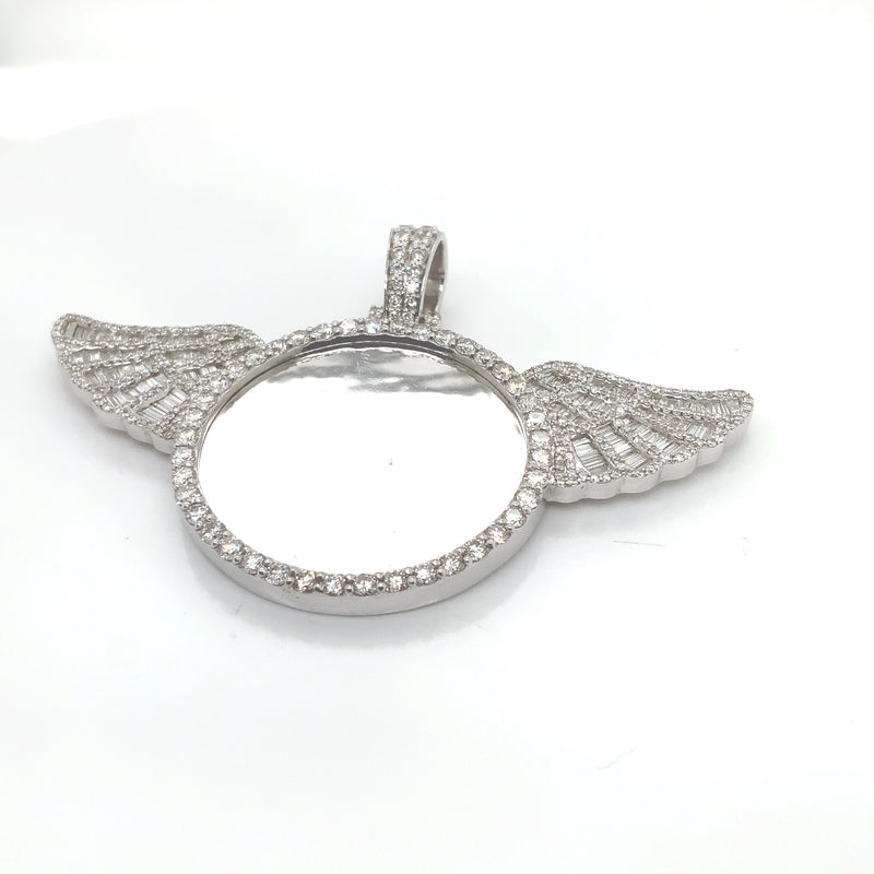 10K white gold picture pendent