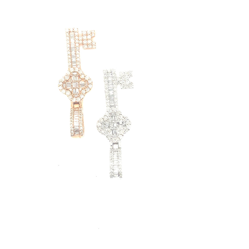 10k gold clover key pendant