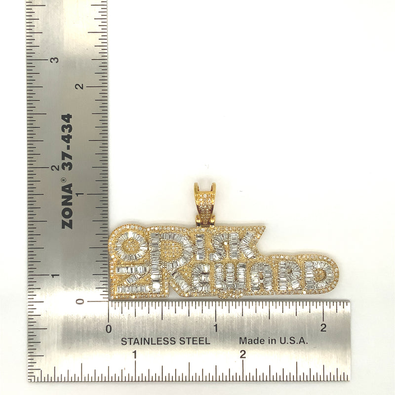 10k yellow gold “No risk no reward” pendant